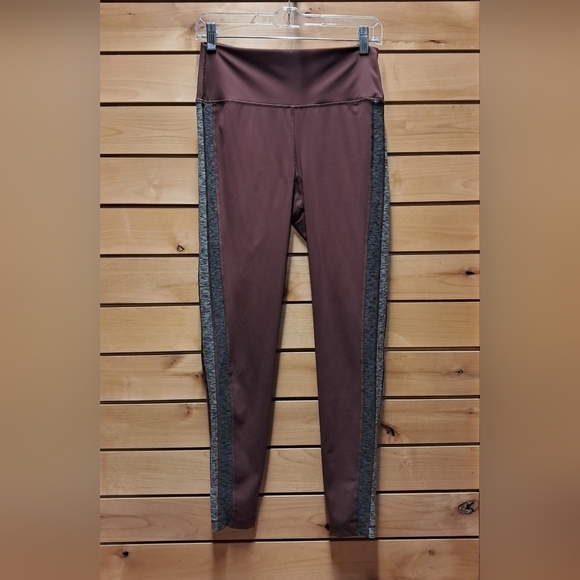 Vuori Workout Leggings - Picture 2 of 3